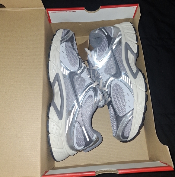 Men's Nike V5 RNR - Picture 1 of 7